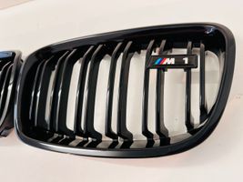 BMW 1 F20 F21 Griglia superiore del radiatore paraurti anteriore 