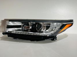 Toyota Highlander XU50 Lampa przednia 