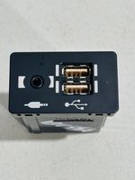 Lexus UX Connecteur/prise USB 8619024030