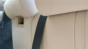 BMW X3 E83 Pas bezpieczeństwa fotela tylnego środkowego 