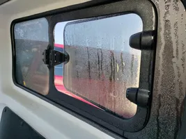 Ford Transit Takaoven ikkunalasi Sinreferencia