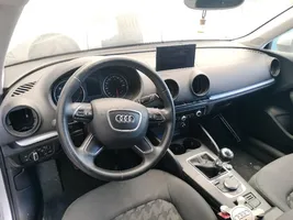 Audi A3 S3 8V Turvatyynysarja paneelilla Sinreferencia