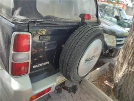 Suzuki Jimny Takaluukun/tavaratilan kansi 