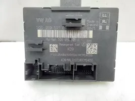 Audi A3 S3 8V Oven keskuslukituksen ohjausyksikön moduuli 5Q0959595E