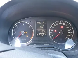 Volkswagen Polo V 6R Speedometer (instrument cluster) 