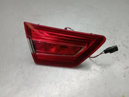 Renault Clio IV Lampy tylnej klapy bagażnika 