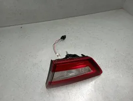 Renault Clio IV Lampy tylnej klapy bagażnika 