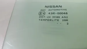 Nissan Note (E12) Pagrindinis priekinių durų stiklas (keturdurio) 