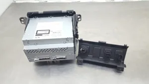 Honda HR-V Radio/CD/DVD/GPS head unit 