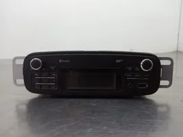 Renault Clio IV Panel / Radioodtwarzacz CD/DVD/GPS 