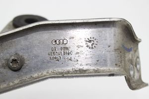 Audi A8 S8 D3 4E Support, tuyau de refroidissement intermédiaire 4E0145813C