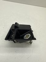 BMW X5 E70 Connettore plug in AUX 011898102