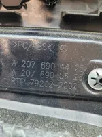 Mercedes-Benz E A207 Šoninė apdaila prie galinės sėdynės (viršus) A2076904425