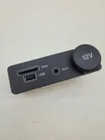 Jaguar XE USB-pistokeliitin FK7219C166BC