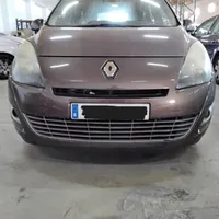 Renault Scenic III -  Grand scenic III Zderzak przedni 