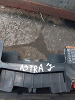 Opel Astra J Pannello di supporto del radiatore (usato) 13264477