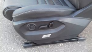 Volkswagen Touareg III Seat set 