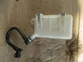 Opel Vivaro Brake fluid reservoir 93866108