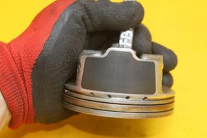 Subaru Forester SJ Piston avec bielle 