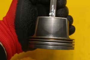 Audi A3 S3 8L Piston avec bielle 