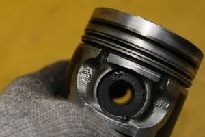 Renault Clio III Piston avec bielle 