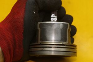 Audi A3 S3 8P Piston avec bielle 