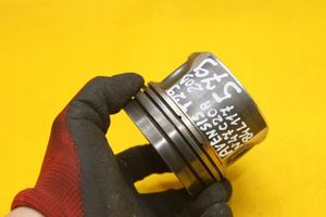 Toyota Avensis T270 Piston 