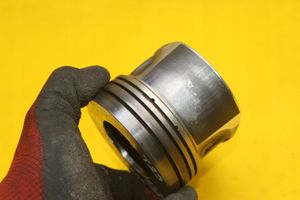 Toyota Avensis T270 Piston 