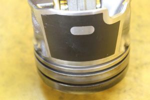 Peugeot 307 Piston avec bielle 