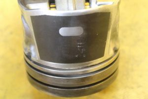 Peugeot 307 Piston avec bielle 