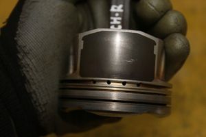 Toyota C-HR Piston avec bielle 