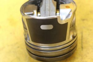 Peugeot 307 Piston avec bielle 