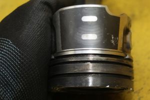 Ford Focus Piston avec bielle 