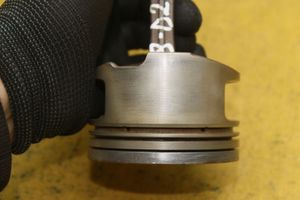 Audi A8 S8 D2 4D Piston avec bielle 