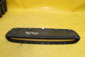 Subaru Legacy Grille calandre de capot 