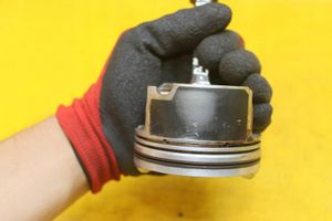 Audi A3 S3 8P Piston avec bielle 