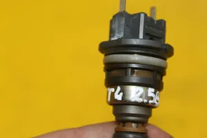 Volkswagen Transporter - Caravelle T4 Injecteur de carburant 044906031