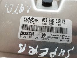 Volkswagen PASSAT B7 Sterownik / Moduł ECU 0281011201