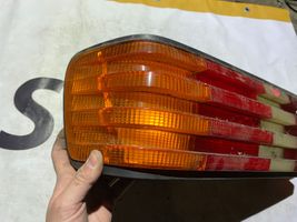 Mercedes-Benz S W126 Lampa tylna 22072r