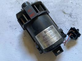 Mercedes-Benz E W124 Sensor de temperatura interna a0008301908