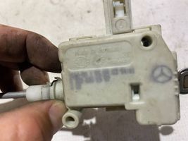 Mercedes-Benz C W203 Verrouillage du bouchon du réservoir de carburant A2038201997