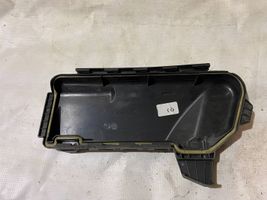 Mercedes-Benz CLS C219 Coperchio scatola dei fusibili a2115400482