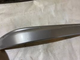 Mercedes-Benz C W203 Modanatura separatore del paraurti anteriore a2038856221