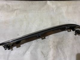 Mercedes-Benz C W203 Modanatura separatore del paraurti anteriore a2038856221