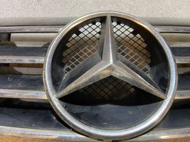 Mercedes-Benz CLK A209 C209 Etusäleikkö 