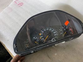 Mercedes-Benz CLK A208 C208 Compteur de vitesse tableau de bord A2024401011