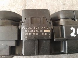 Mercedes-Benz CLK A209 C209 Botón interruptor de luz de peligro a2038217779