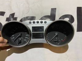 Mercedes-Benz R W251 Spidometrs (instrumentu panelī) A2515408947