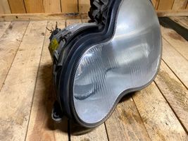 Mercedes-Benz C W203 Lampa przednia A2038201161