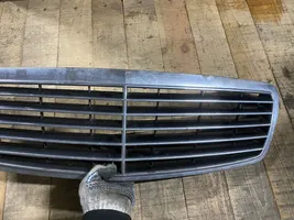 Mercedes-Benz E W211 Atrapa chłodnicy / Grill A2118800583